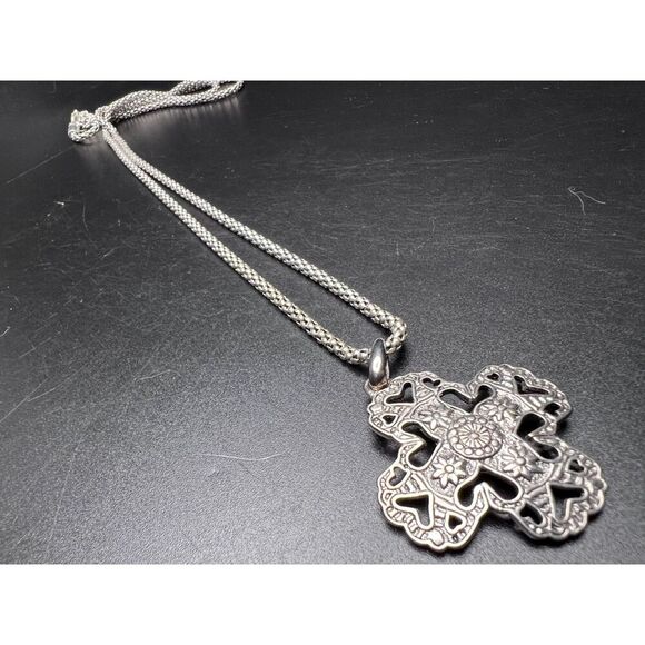Premier Designs Cross Necklace - Picture 3 of 7
